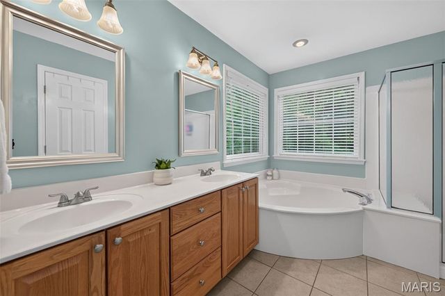 893 Home Park Drive, St Peters, MO 63376