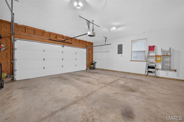893 Home Park Drive, St Peters, MO 63376