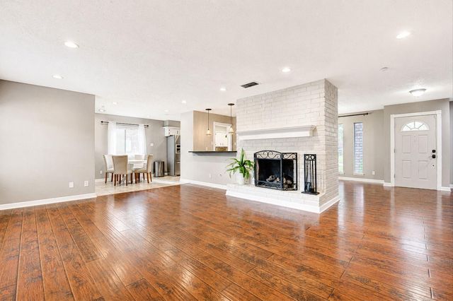 1907 Round Spring Drive, Houston, TX 77339
