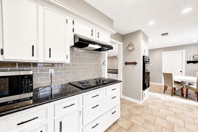 1907 Round Spring Drive, Houston, TX 77339