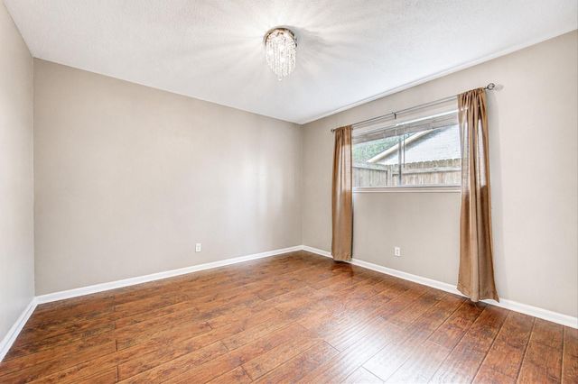 1907 Round Spring Drive, Houston, TX 77339