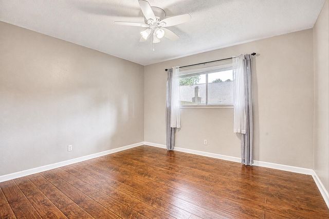 1907 Round Spring Drive, Houston, TX 77339