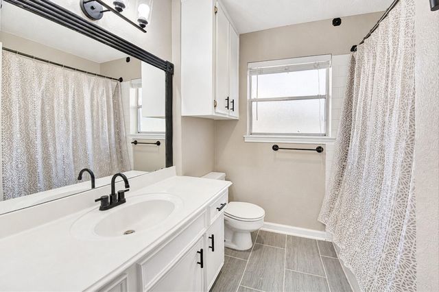 1907 Round Spring Drive, Houston, TX 77339