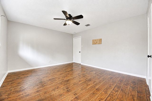 1907 Round Spring Drive, Houston, TX 77339