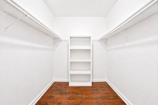 1907 Round Spring Drive, Houston, TX 77339