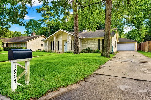 1907 Round Spring Drive, Houston, TX 77339