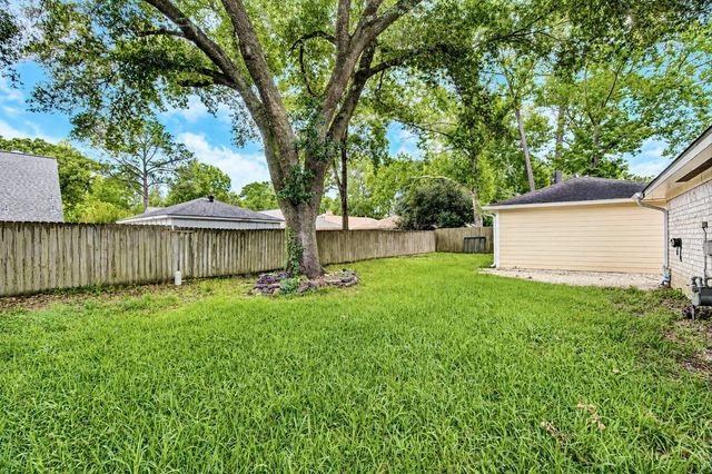 1907 Round Spring Drive, Houston, TX 77339