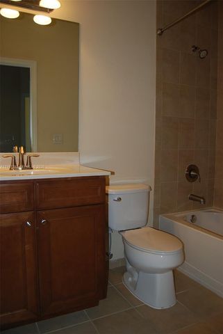 8899 NW 98 AV 8899, Doral, FL 33178