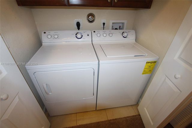 8899 NW 98 AV 8899, Doral, FL 33178