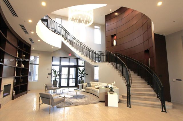 8899 NW 98 AV 8899, Doral, FL 33178