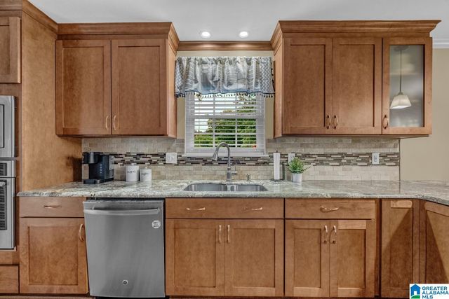 993 COLEMAN DRIVE, Mccalla, AL 35111