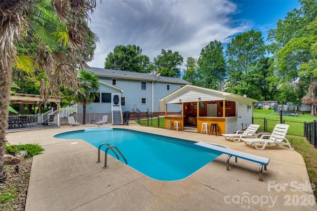 109 Falling Leaf Lane, Mount Holly, NC 28120
