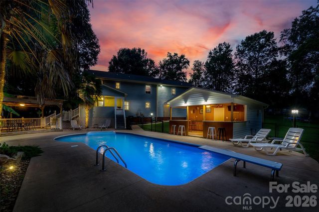 109 Falling Leaf Lane, Mount Holly, NC 28120