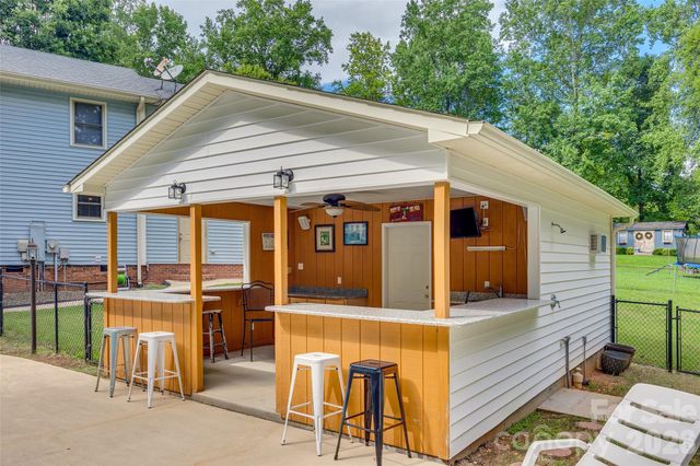 109 Falling Leaf Lane, Mount Holly, NC 28120