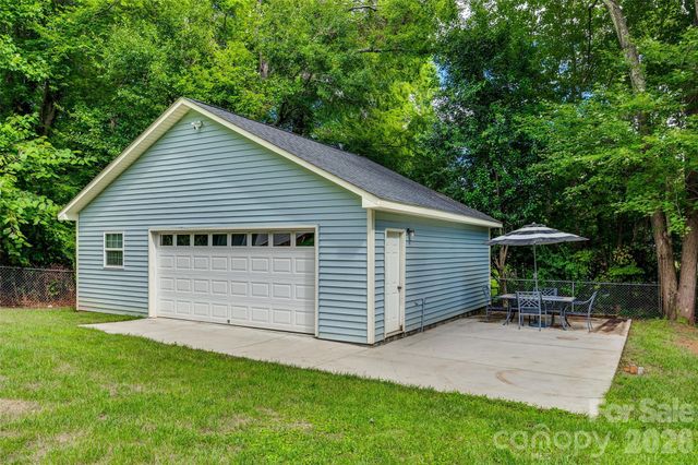 109 Falling Leaf Lane, Mount Holly, NC 28120