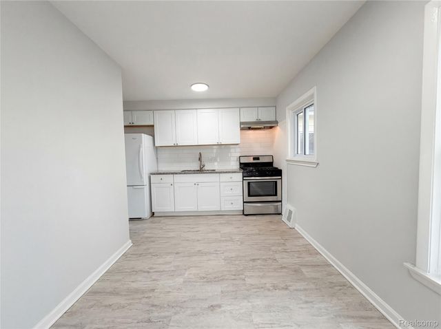 22103 Wilmot Avenue, Eastpointe, MI 48021