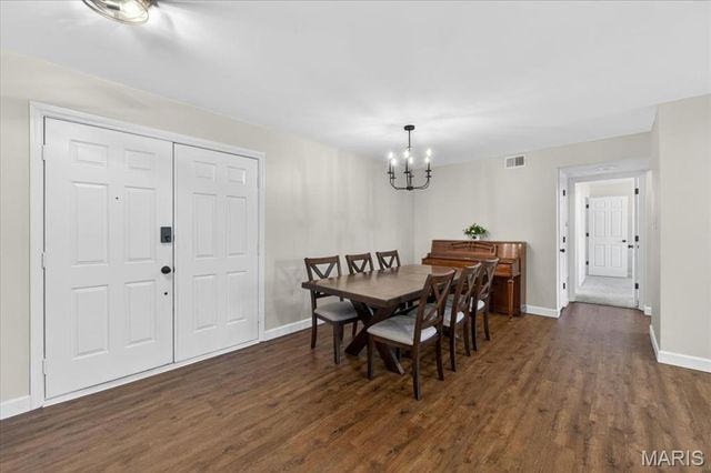 970 N Spoede Road 26, St Louis, MO 63146