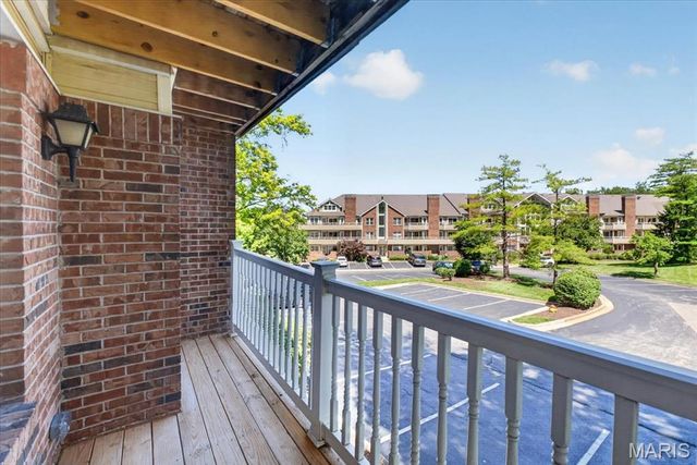 970 N Spoede Road 26, St Louis, MO 63146