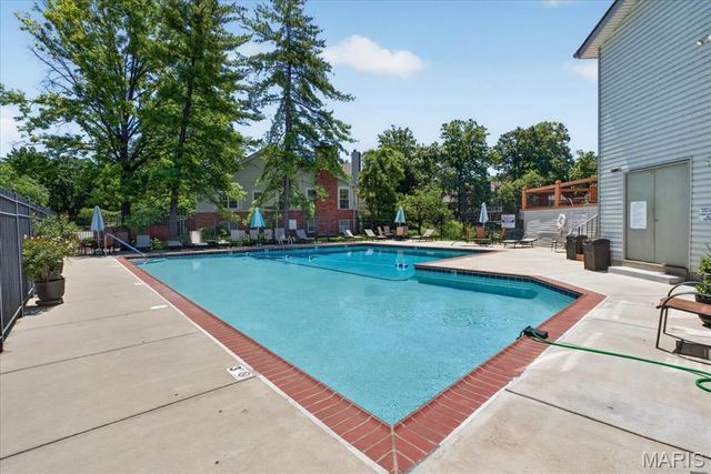 970 N Spoede Road 26, St Louis, MO 63146