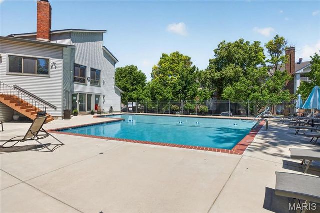 970 N Spoede Road 26, St Louis, MO 63146