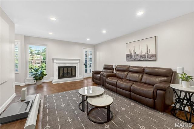 970 N Spoede Road 26, St Louis, MO 63146