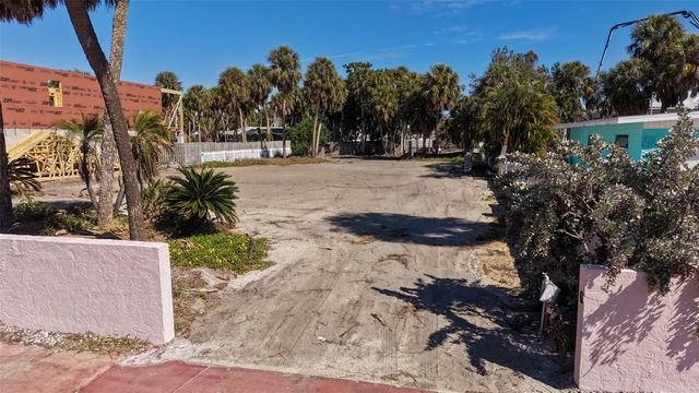 130 N BLVD OF THE PRESIDENTS, Sarasota, FL 34236