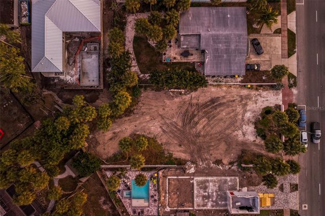 130 N BLVD OF THE PRESIDENTS, Sarasota, FL 34236