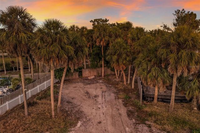 130 N BLVD OF THE PRESIDENTS, Sarasota, FL 34236