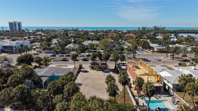 130 N BLVD OF THE PRESIDENTS, Sarasota, FL 34236