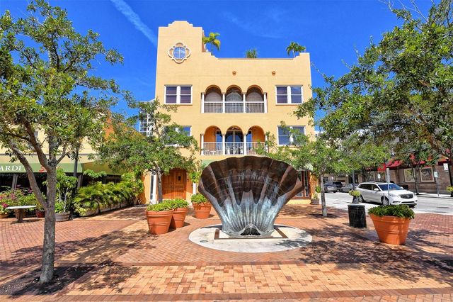 130 N BLVD OF THE PRESIDENTS, Sarasota, FL 34236