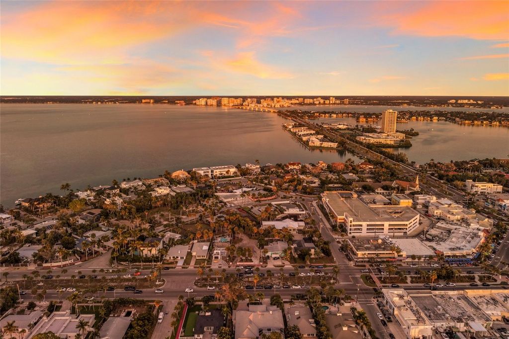 130 N BLVD OF THE PRESIDENTS, Sarasota, FL 34236