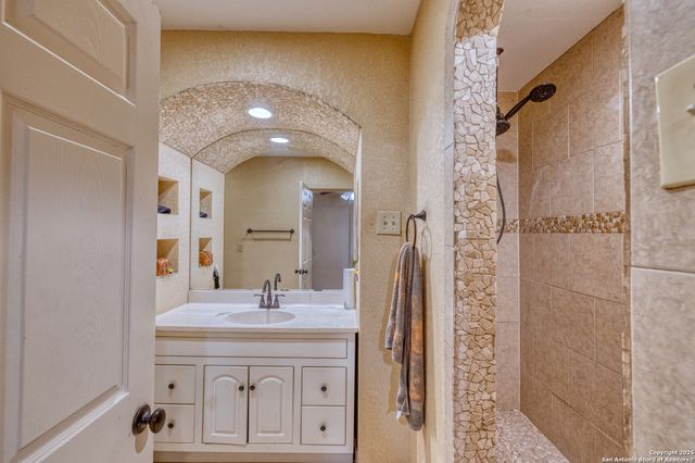 155 Avenida Juarez, Brackettville, TX 78832