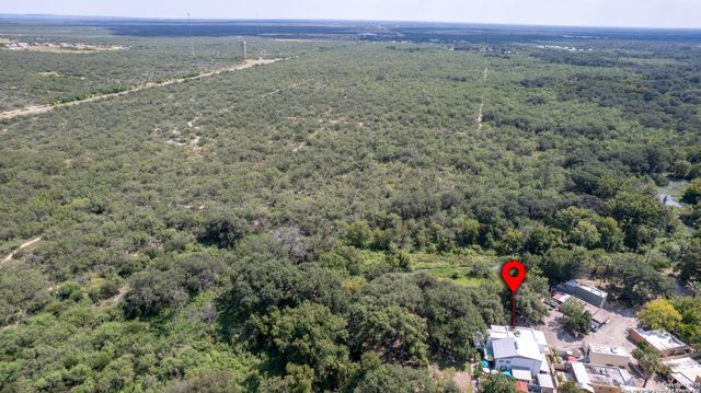 155 Avenida Juarez, Brackettville, TX 78832