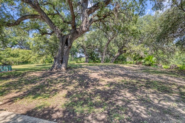 155 Avenida Juarez, Brackettville, TX 78832