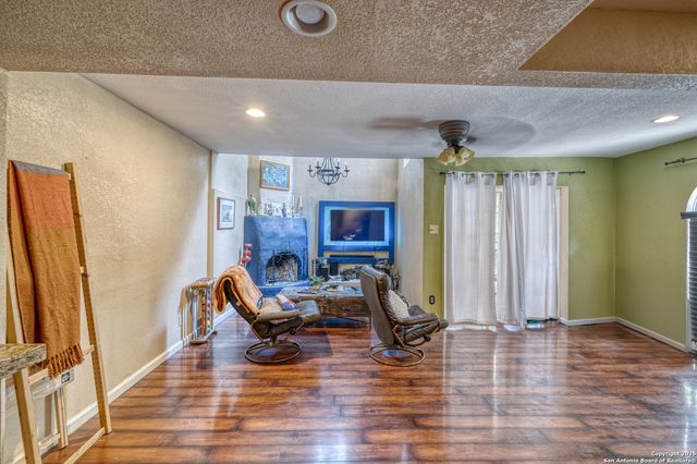 155 Avenida Juarez, Brackettville, TX 78832