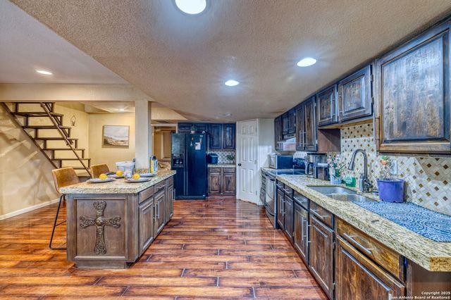 155 Avenida Juarez, Brackettville, TX 78832