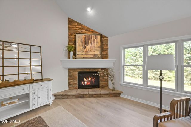 5900 Walnut Springs Boulevard, Sylvania, OH 43560