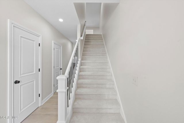 5900 Walnut Springs Boulevard, Sylvania, OH 43560