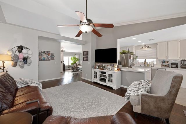 1506 Steinbeck Dr, Roseville, CA 95747