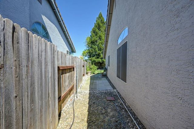 1506 Steinbeck Dr, Roseville, CA 95747