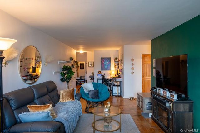 1304 Midland Avenue C25, Yonkers, NY 10704