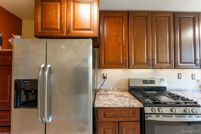 1304 Midland Avenue C25, Yonkers, NY 10704