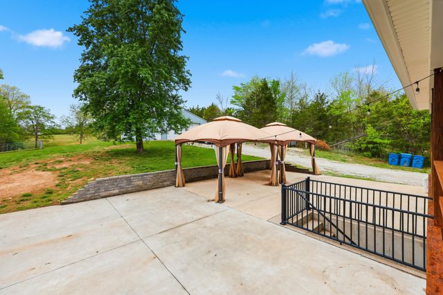 1380 Rice Road, Lawrenceburg, KY 40342