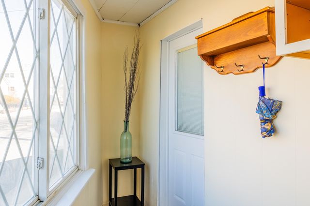 85 Beach Rd, Winthrop, MA 02152