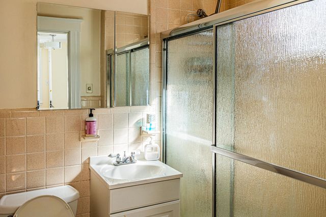 85 Beach Rd, Winthrop, MA 02152