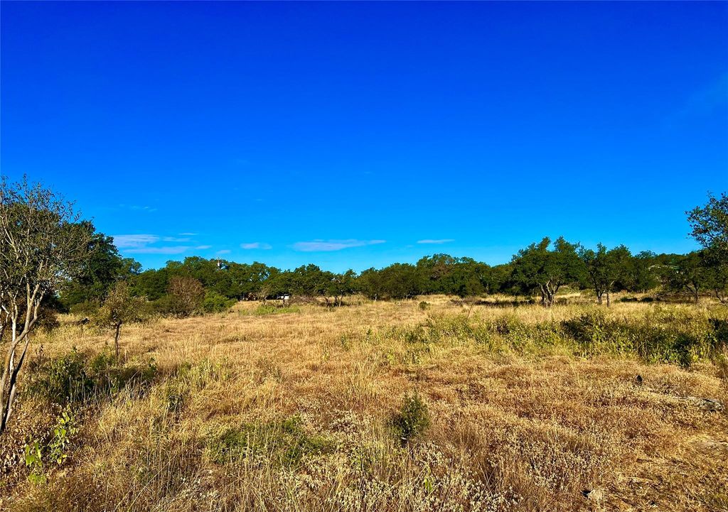 724 NOMAD DR, Spicewood, TX 78669