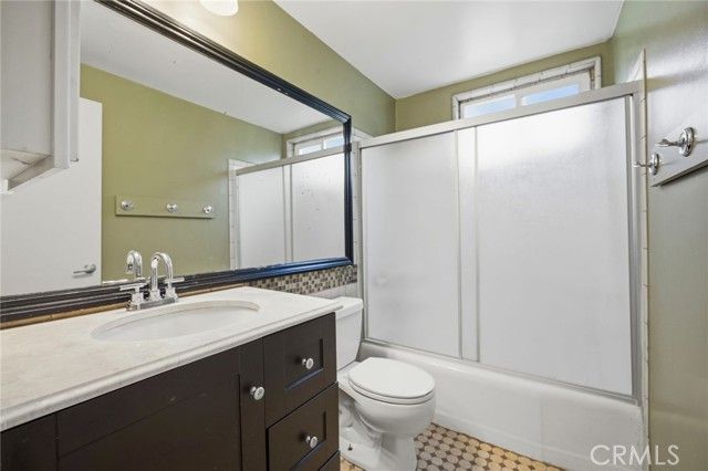 2497 E 20th, Signal Hill, CA 90755