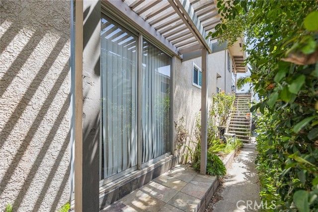 2497 E 20th, Signal Hill, CA 90755