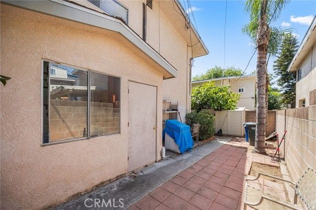 2497 E 20th, Signal Hill, CA 90755