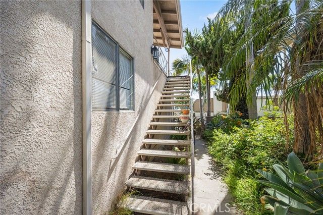 2497 E 20th, Signal Hill, CA 90755